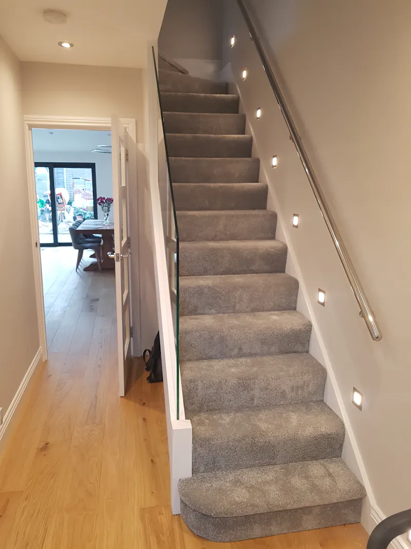 Staircase at Watford family house, D2472 (photo 9)