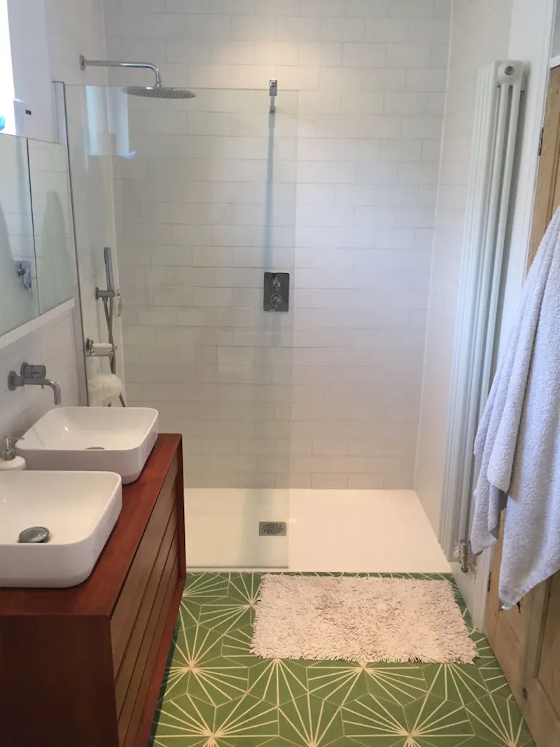 Shower at Stylish Bromley Victorian house, B1896 (photo 19)
