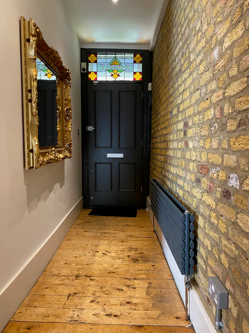 Entrance hall at Camberwell family house, B1897 (photo 2)