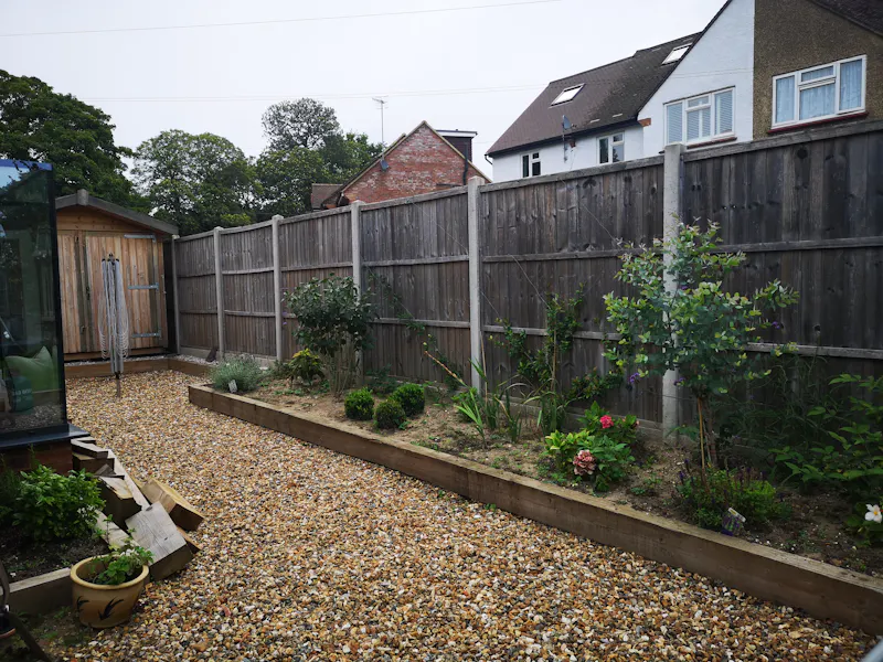 Modern semi in Weybridge , D2530 (photo 19)