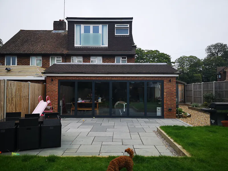 Modern semi in Weybridge , D2530 (photo 16)