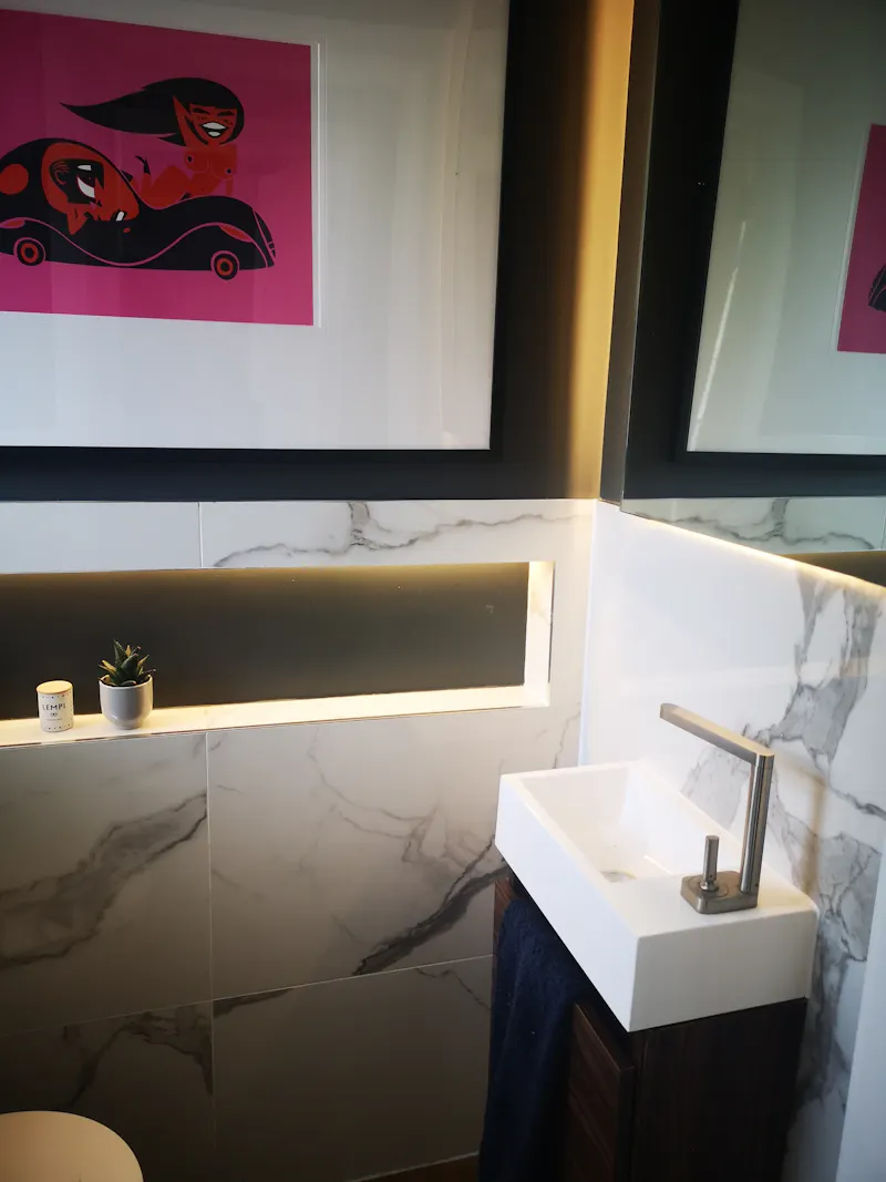 Bathroom at Modern semi in Weybridge , D2530 (photo 13)