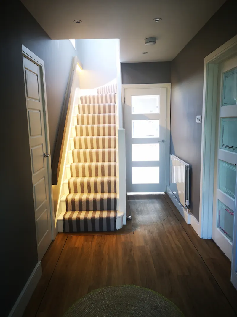 Staircase at Modern semi in Weybridge , D2530 (photo 9)
