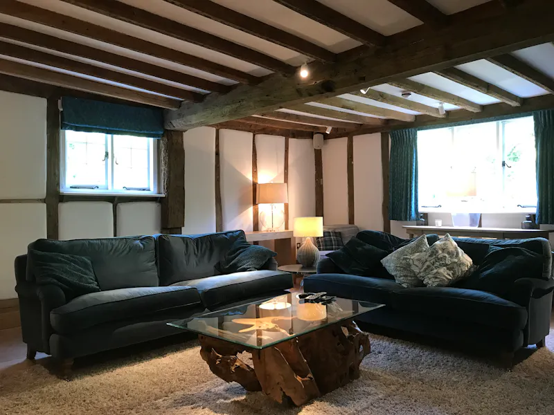 Beams at Tudor-style Chobham farmhouse, F901 (photo 10)