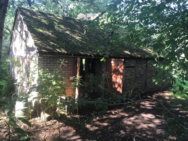 Stable / Outbuildings at Tudor-style Chobham farmhouse, F901 (photo 36)