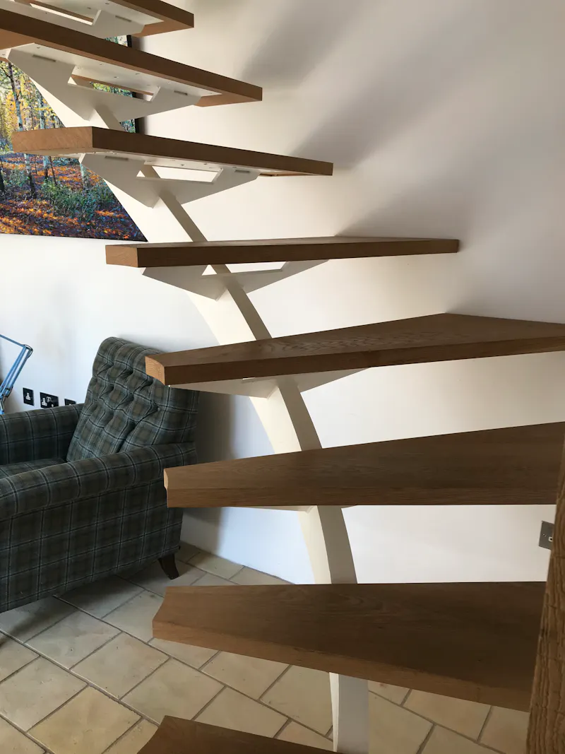 Staircase at Tudor-style Chobham farmhouse, F901 (photo 18)