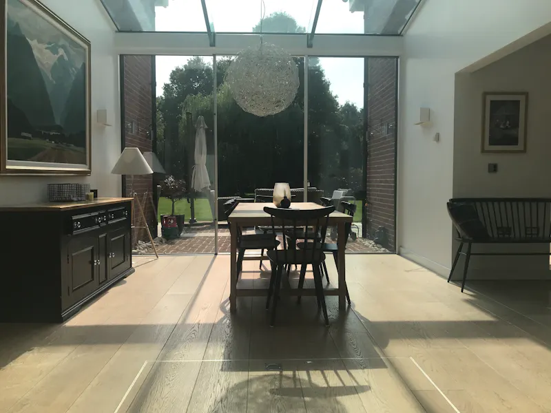 Dining room at Tudor-style Chobham farmhouse, F901 (photo 8)