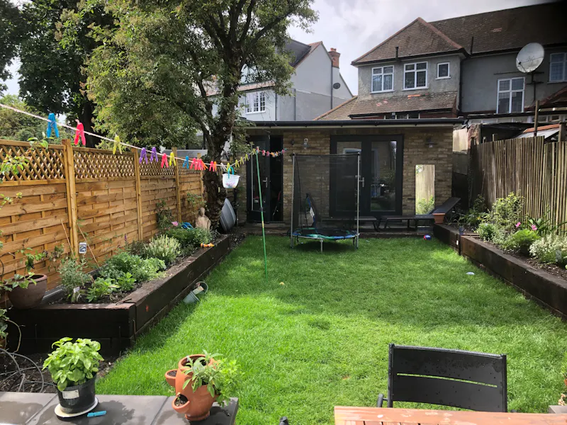 Garden at Modern Kensal Rise home, D2486 (photo 39)