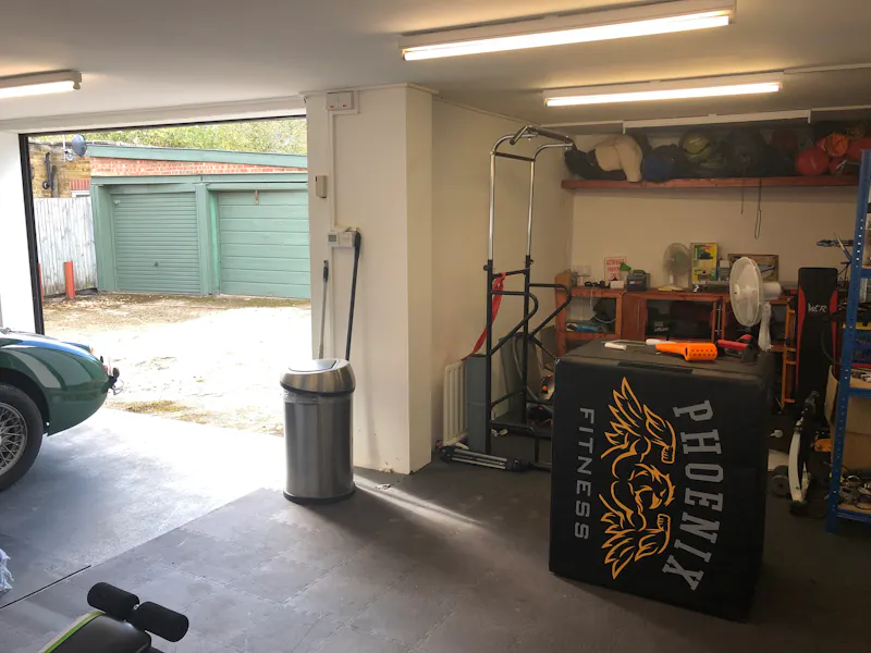 Gym / garage space in Acton , N501 (photo 3)