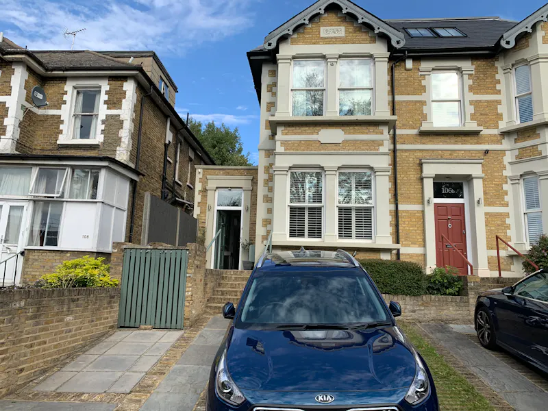 Driveway at Muswell Hill family house, E478 (photo 1)