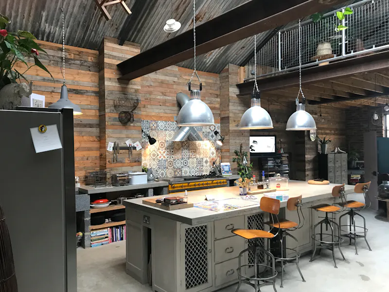 Kitchen at New York-style Chichester loft , F1201 (photo 3)