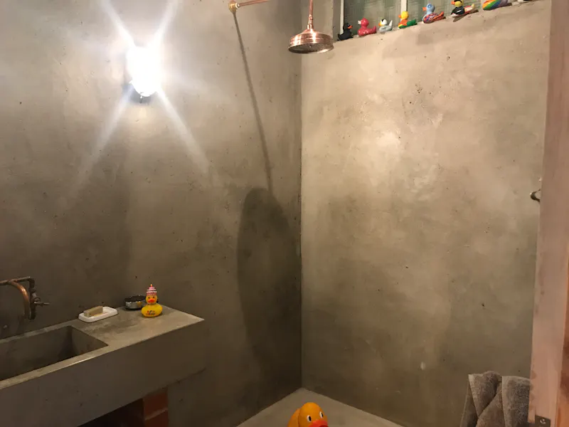 Bathroom at New York-style Chichester loft , F1201 (photo 16)