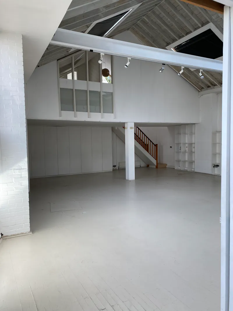 Vacant Warehouse Studio , N491 (photo 3)