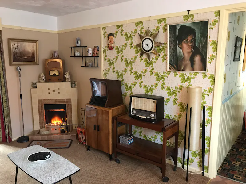 Authentic 50s Welwyn house, D2208 (photo 10)