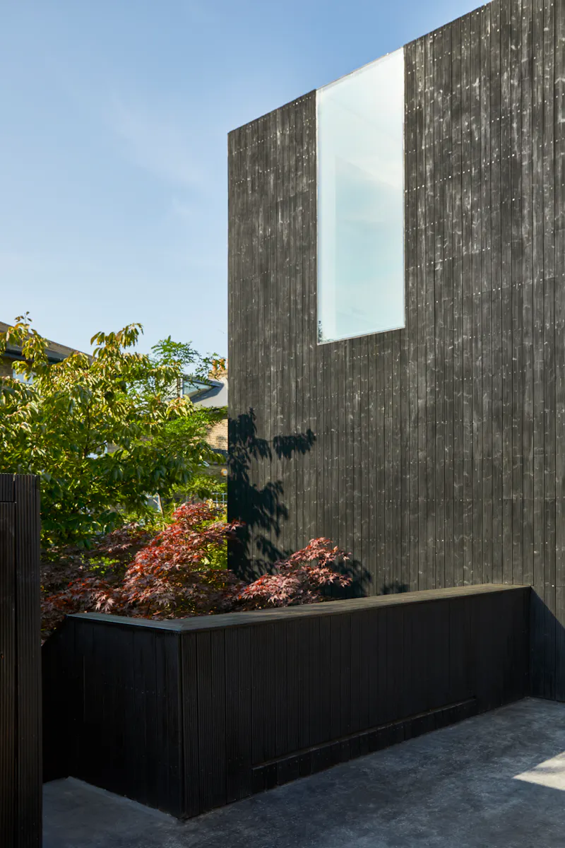 Haggerston modern black box , K382 (photo 86)