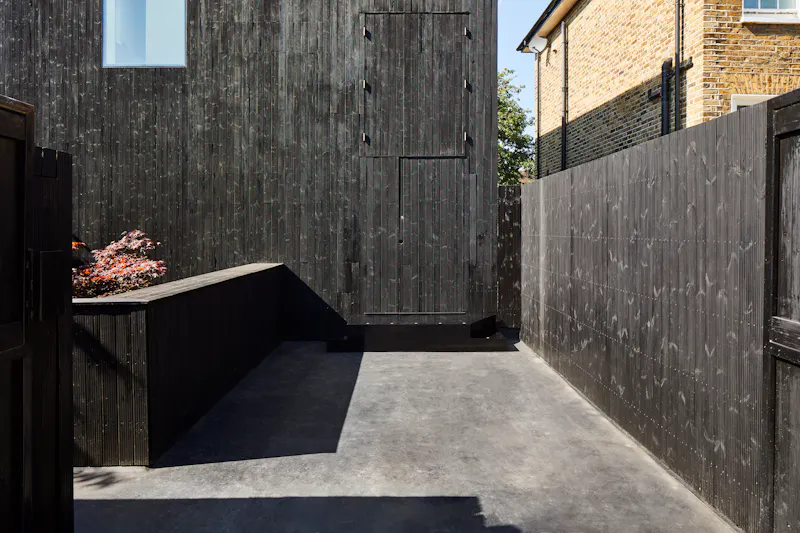 Haggerston modern black box , K382 (photo 83)