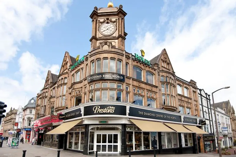 Vacant Bolton retail building, SHOP41 (photo 1)