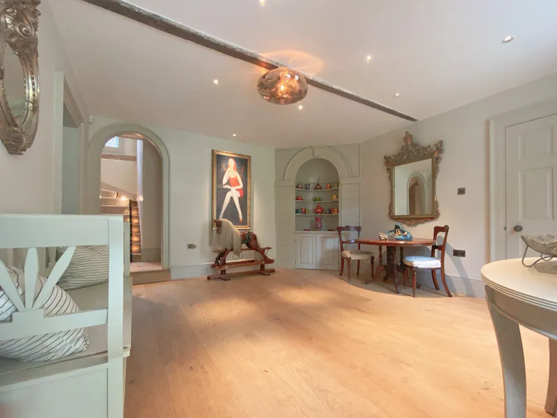 Entrance hall at Stylish Hertfordshire Georgian, A1538 (photo 2)