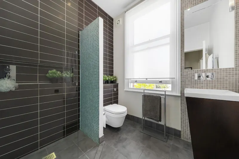 Tiled at Stylish Victorian Brixton house, B1899 (photo 13)