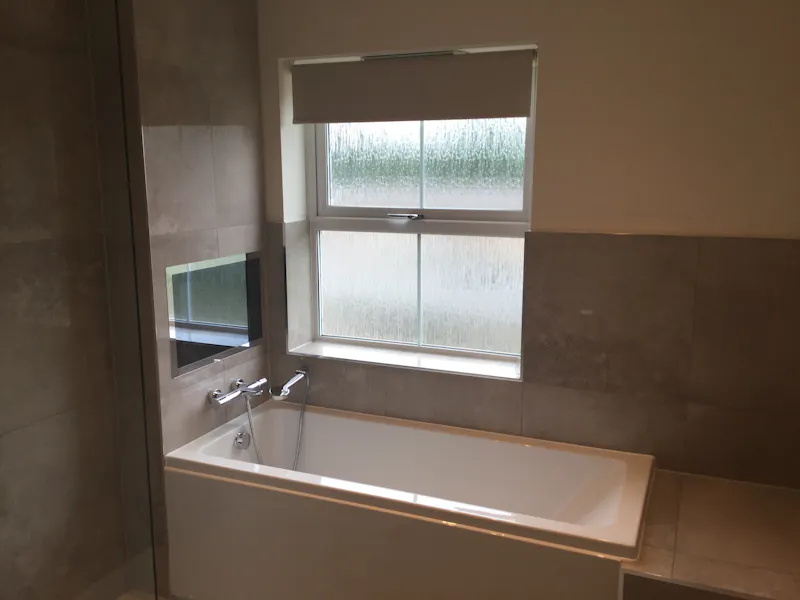 Bath at Modern flat in Rickmansworth, F1164 (photo 26)