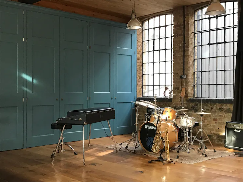 Classic Hoxton loft apartment, F900 (photo 12)