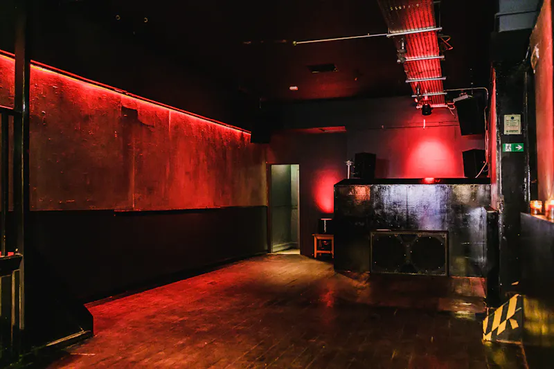 Peckham nightclub bar , R845 (photo 8)