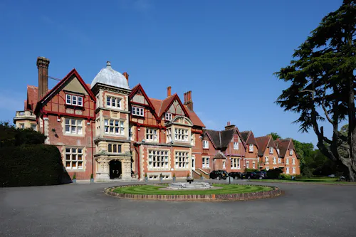 Large manor house in Tring , R849