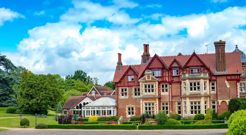 Large manor house in Tring , R849 (photo 64)