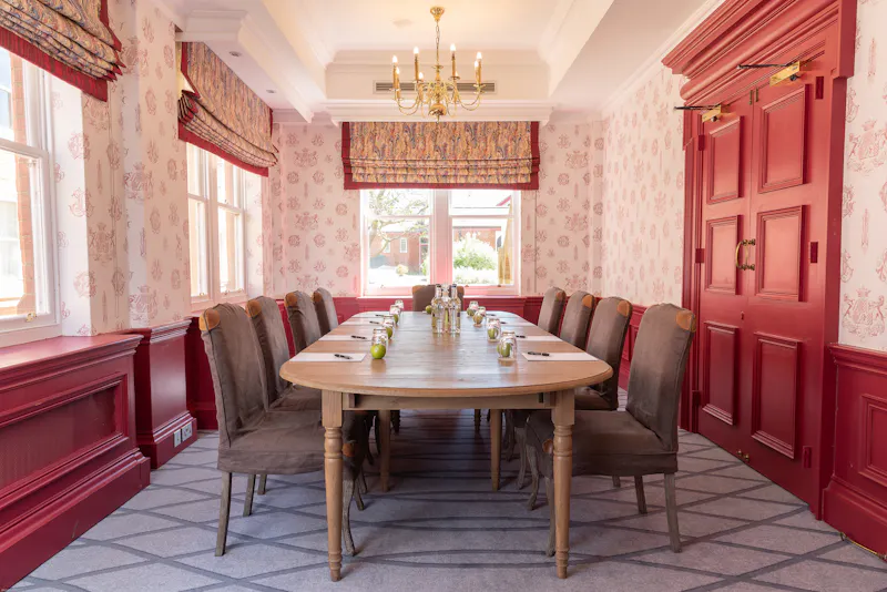Dining room at Large manor house in Tring , R849 (photo 5)