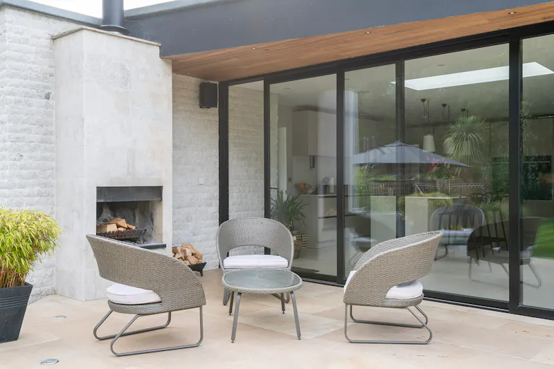 Contemporary Esher house, D2476 (photo 15)