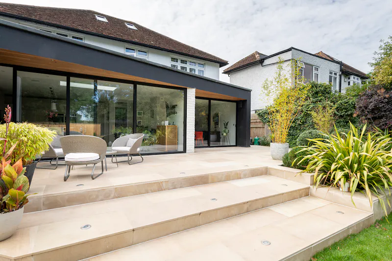 Contemporary Esher house, D2476 (photo 16)