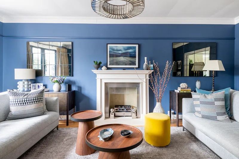 Living Room at Contemporary Esher house, D2476 (photo 8)