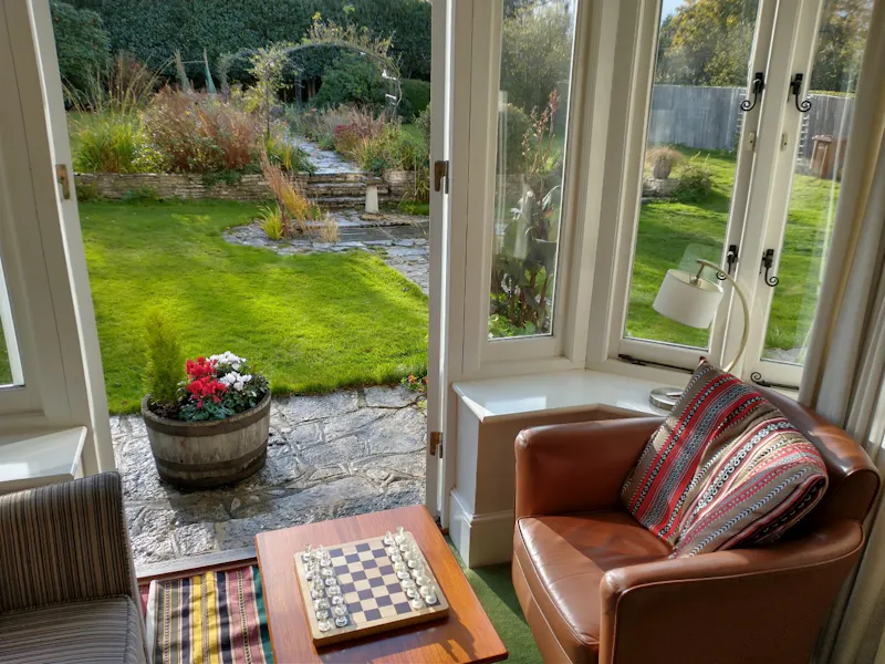 Edwardian Farnham family house, E480 (photo 13)