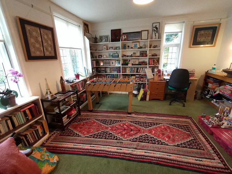 Study at Edwardian Farnham family house, E480 (photo 9)