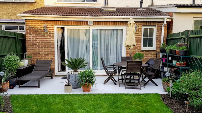 Garden at Modern Crystal Palace Home, D2503 (photo 17)