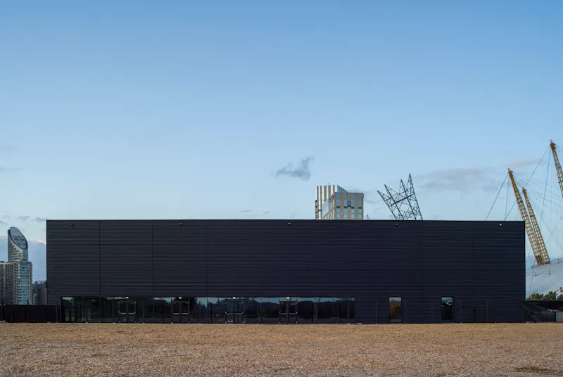 Versatile Greenwich warehouse, N483 (photo 1)