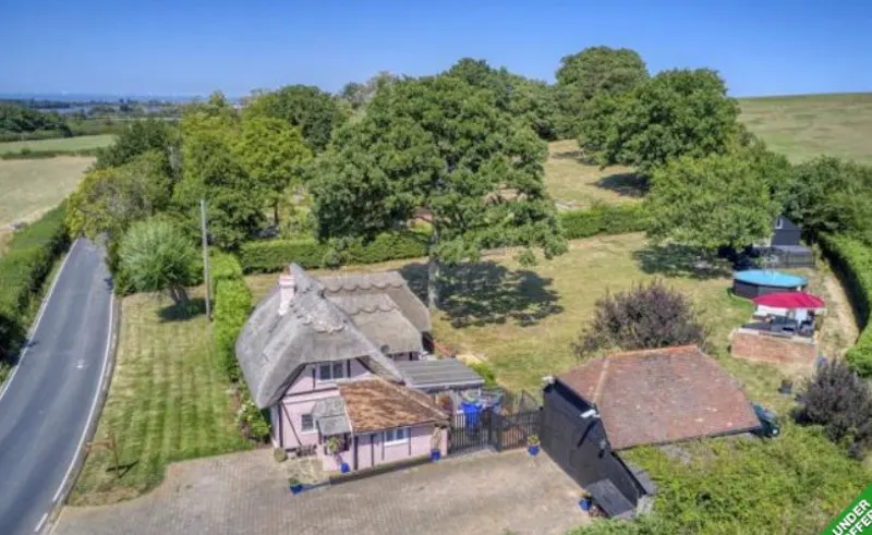 Pink cottage in Herne Bay, C922 (photo 15)