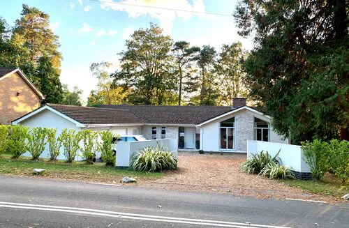 Modern bungalow Camberley , D2511