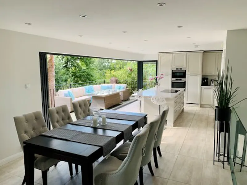 Dining room at Modern bungalow Camberley , D2511 (photo 15)