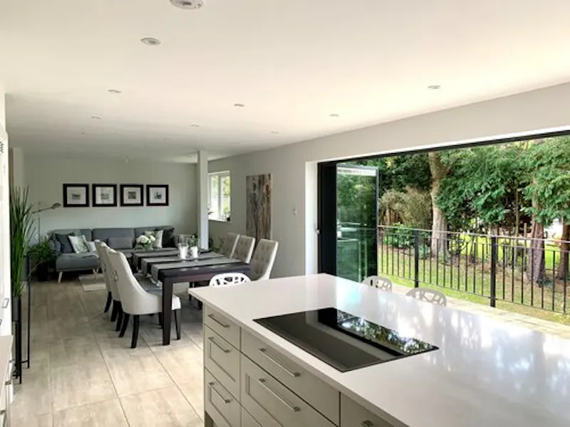 Open plan at Modern bungalow Camberley , D2511 (photo 4)