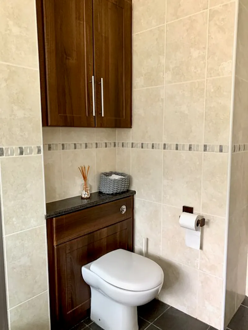 Bathroom at Modern bungalow Camberley , D2511 (photo 47)