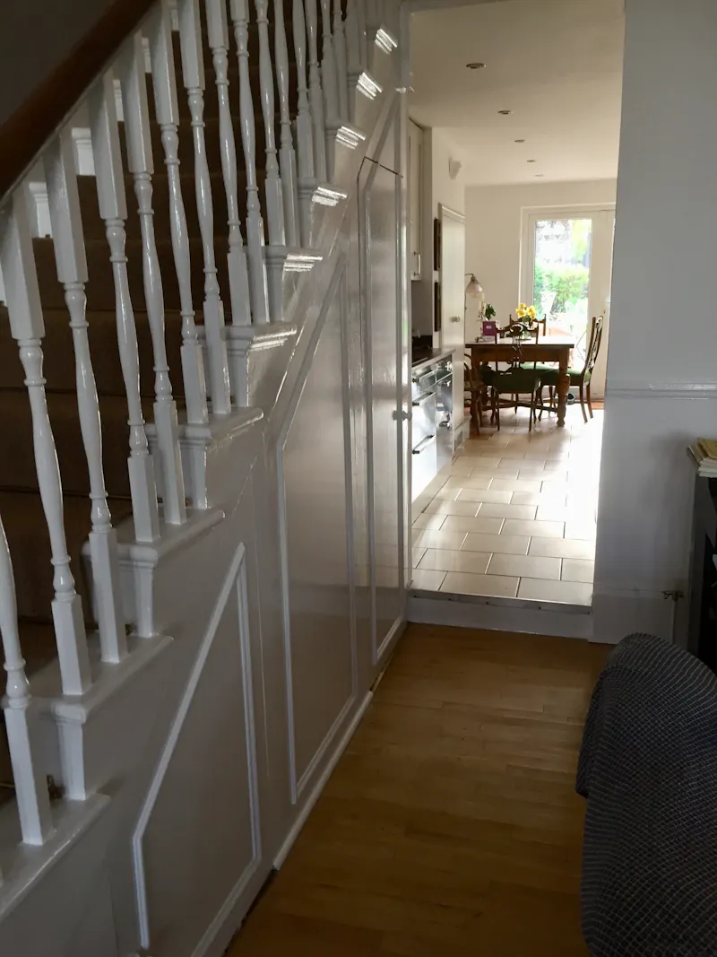 Staircase at West Norwood artistic semi, D2537 (photo 8)
