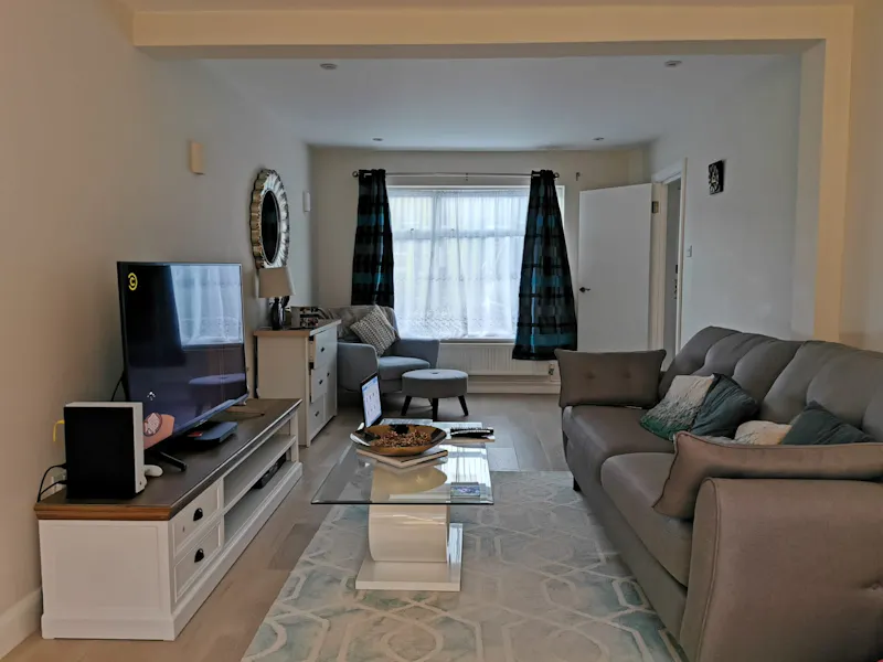 Modern semi in Greenford, D2541 (photo 3)
