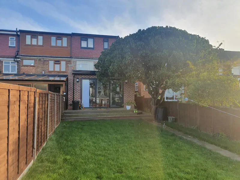 Modern semi in Greenford, D2541 (photo 13)