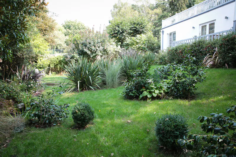 Modern Wimbledon house, D2087 (photo 48)