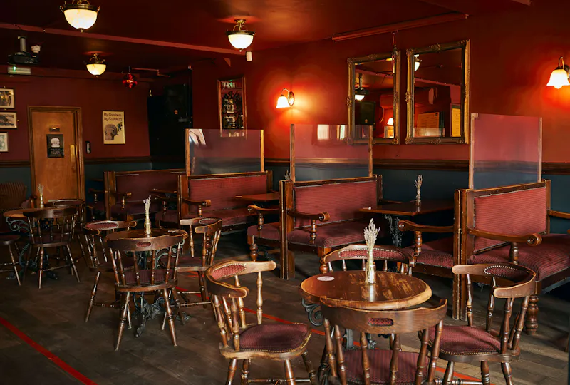 Traditional Dalston pub , R846 (photo 4)