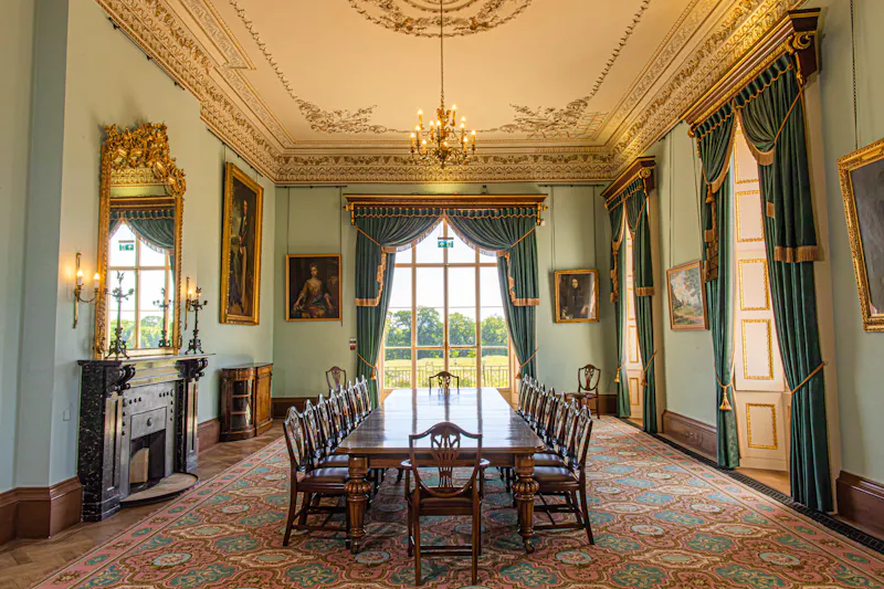 Dining room at Neo-Classical Chelmsford villa, A1541 (photo 9)