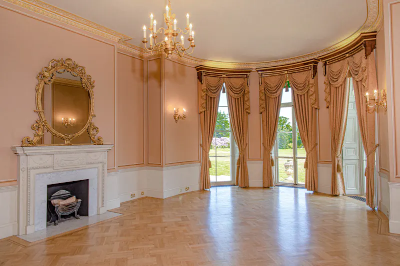Drawing room at Neo-Classical Chelmsford villa, A1541 (photo 6)