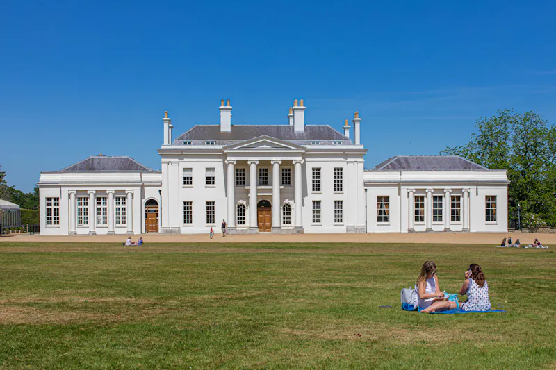 Neo-Classical Chelmsford villa, A1541 (photo 19)