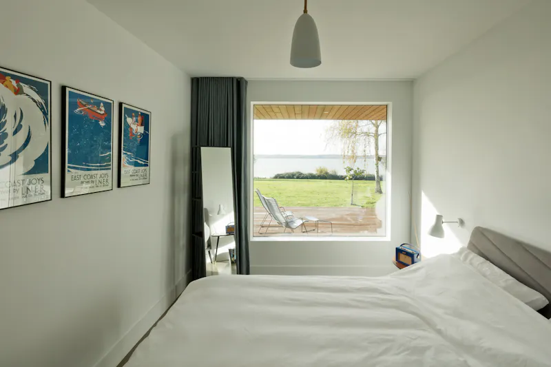 Bedroom at Award winning Harkstead house, K458 (photo 24)